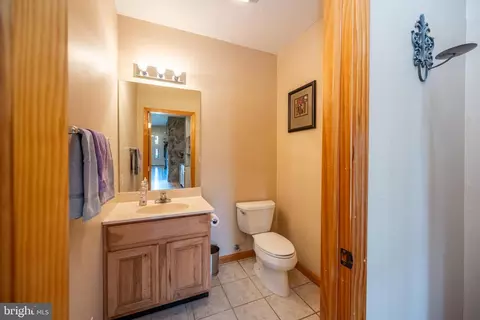 Entry Way - 53 Meadow Ct, Oakland, MD 21550 photo 7 of 9