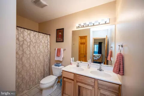 Bath - 53 Meadow Ct, Oakland, MD 21550 photo 2 of 3
