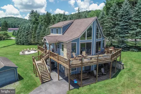 8 Hidden Cove Ct, Oakland, MD 21550