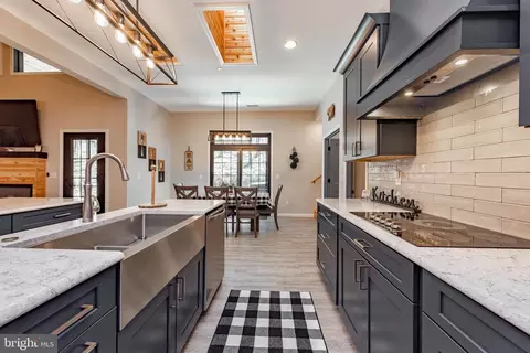 220 Biltmore Vw, Mc Henry, MD 21541