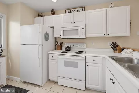 Kitchen - 257 Marsh Hill Rd #11, Mc Henry, MD 21541 photo 2 of 4
