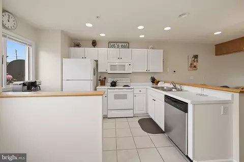 Kitchen - 257 Marsh Hill Rd #11, Mc Henry, MD 21541 photo 3 of 4
