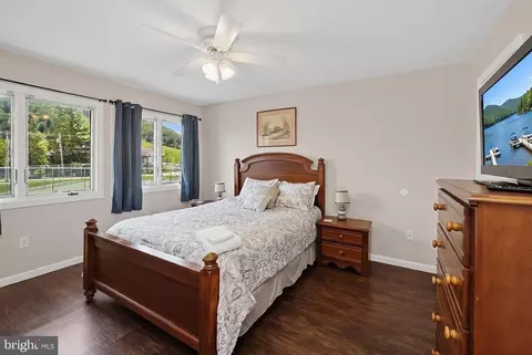 Bedroom - 257 Marsh Hill Rd #11, Mc Henry, MD 21541 photo 8 of 8