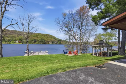38 Lakeside Village Ln, Mc Henry, MD 21541
