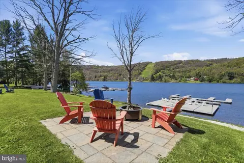 18 Lakeside Village Ln, Mc Henry, MD 21541