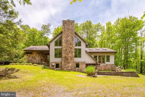 122 Woodlands Hill Ln, Oakland, MD 21550