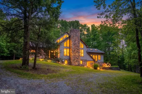 122 Woodlands Hill Ln, Oakland, MD 21550