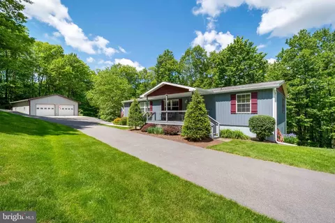 511 Hilltop Rd, Oakland, MD 21550