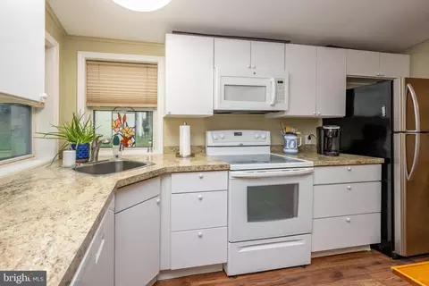 Kitchen - 249 Hazelhurst Rd, Swanton, MD 21561 photo 3 of 5