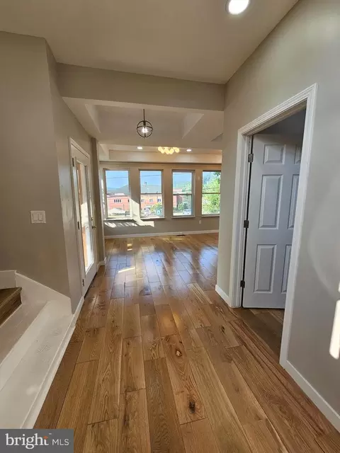 Entry Way - 112 E Pennington St, Oakland, MD 21550 photo 2 of 9