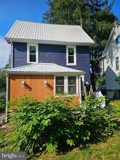 Exterior - 112 E Pennington St, Oakland, MD 21550 photo 6 of 10