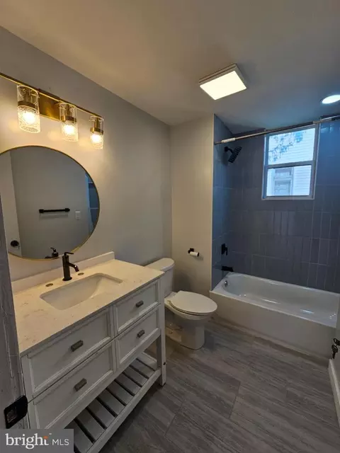 Bath - 112 E Pennington St, Oakland, MD 21550 photo 9 of 9
