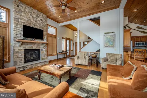 Living - 6 Walton Way, Mc Henry, MD 21541 photo 5 of 5