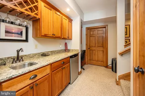 Entry Way - 6 Walton Way, Mc Henry, MD 21541 photo 4 of 5