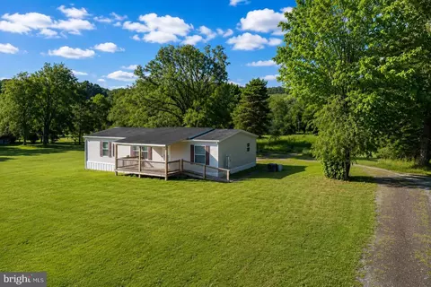 635 Dennett Rd, Oakland, MD 21550