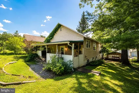 Exterior - 509 E St, Mountain Lake Park, MD 21550 photo 11 of 15