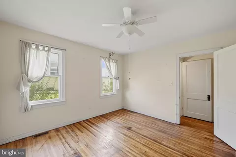 Bedroom - 509 E St, Mountain Lake Park, MD 21550 photo 6 of 6