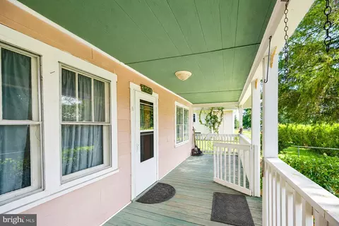 Exterior - 509 E St, Mountain Lake Park, MD 21550 photo 2 of 15