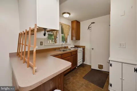 Kitchen - 509 E St, Mountain Lake Park, MD 21550 photo 4 of 4
