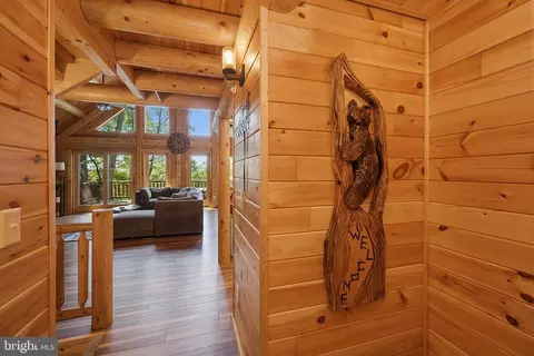 Entry Way - 92 Westward Way, Mc Henry, MD 21541 photo 5 of 10