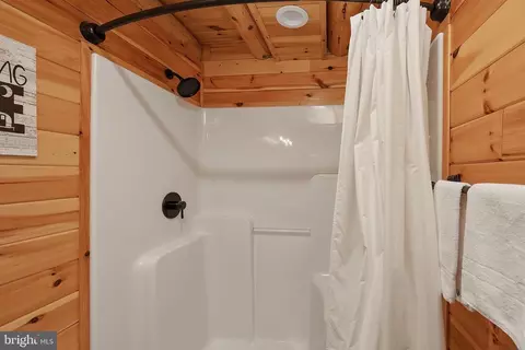 Bath - 92 Westward Way, Mc Henry, MD 21541 photo 3 of 10