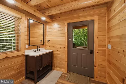 Bath - 92 Westward Way, Mc Henry, MD 21541 photo 4 of 10