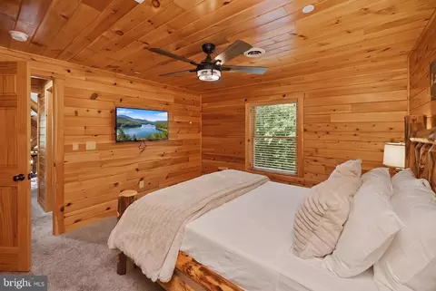 Bedroom - 92 Westward Way, Mc Henry, MD 21541 photo 10 of 18