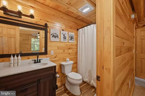 Bath - 92 Westward Way, Mc Henry, MD 21541 photo 2 of 10