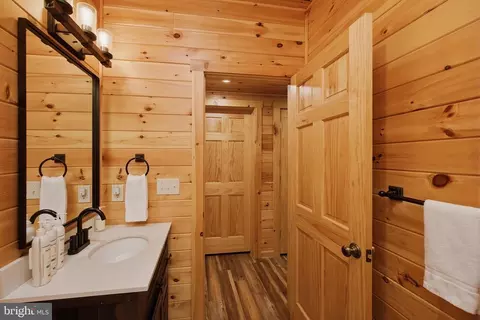 Entry Way - 92 Westward Way, Mc Henry, MD 21541 photo 9 of 10
