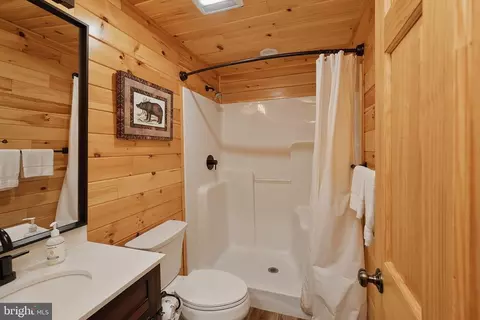 Bath - 92 Westward Way, Mc Henry, MD 21541 photo 7 of 10