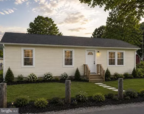 20 Railroad St, Grantsville, MD 21536
