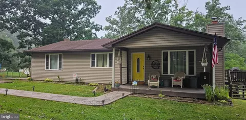 104 D St, Mountain Lake Park, MD 21550