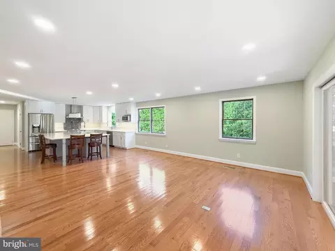 Living - 524 Summit Dr, Swanton, MD 21561 photo 8 of 18