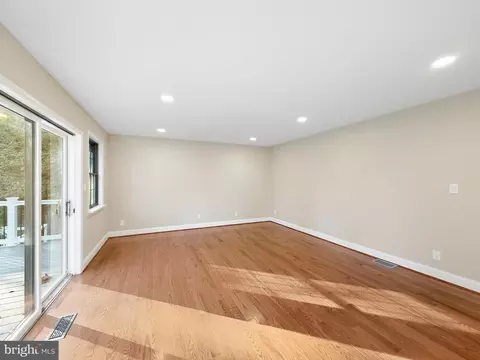 Living - 524 Summit Dr, Swanton, MD 21561 photo 14 of 18