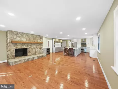 Living - 524 Summit Dr, Swanton, MD 21561 photo 10 of 18