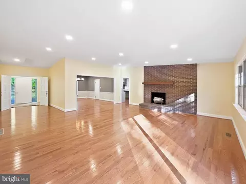 Living - 524 Summit Dr, Swanton, MD 21561 photo 3 of 18
