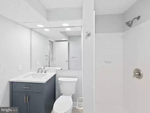 Bath - 524 Summit Dr, Swanton, MD 21561 photo 15 of 19