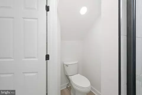 Bath - 425 E Alder St, Oakland, MD 21550 photo 5 of 5
