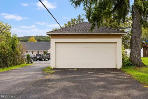 Exterior - 425 E Alder St, Oakland, MD 21550 photo 2 of 5