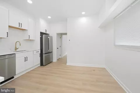 Entry Way - 425 E Alder St, Oakland, MD 21550 photo 6 of 36