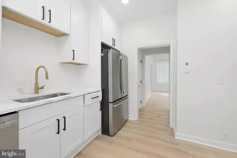Entry Way - 425 E Alder St, Oakland, MD 21550 photo 7 of 36