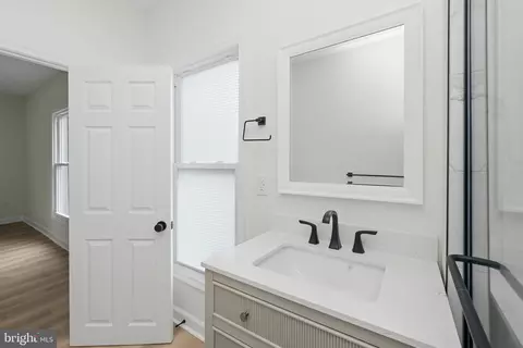 Bath - 425 E Alder St, Oakland, MD 21550 photo 1 of 5