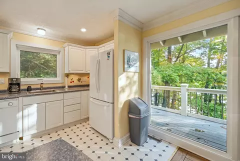 Kitchen - 3105 Shingle Camp Rd, Mc Henry, MD 21541 photo 4 of 10