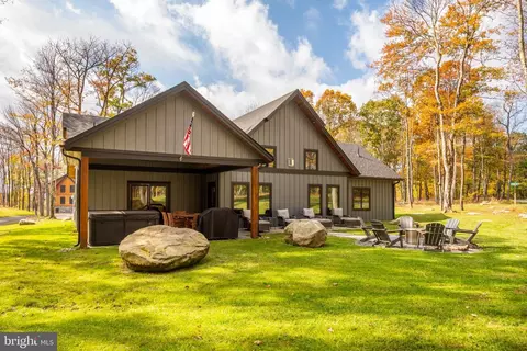 17 Green Jacket Ct, Mchenry, MD 21541