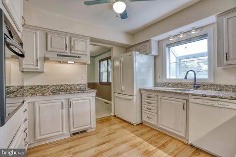 77 Neptune Dr, Joppa, MD 21085 photo 1