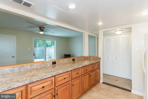 638 Shore Dr, Joppa, MD 21085 photo 17