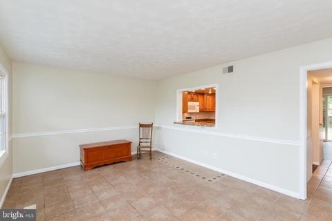 638 Shore Dr, Joppa, MD 21085 photo 11