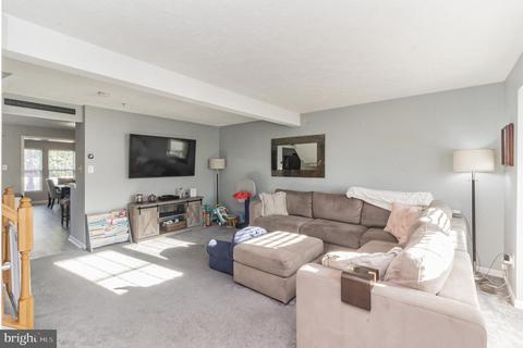 526 Macintosh Cir, Joppa, MD 21085 photo 3