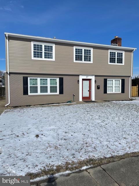 37 Neptune Dr, Joppa, MD 21085 photo 1