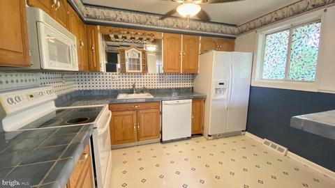 38 Neptune Dr, Joppa, MD 21085 photo 5